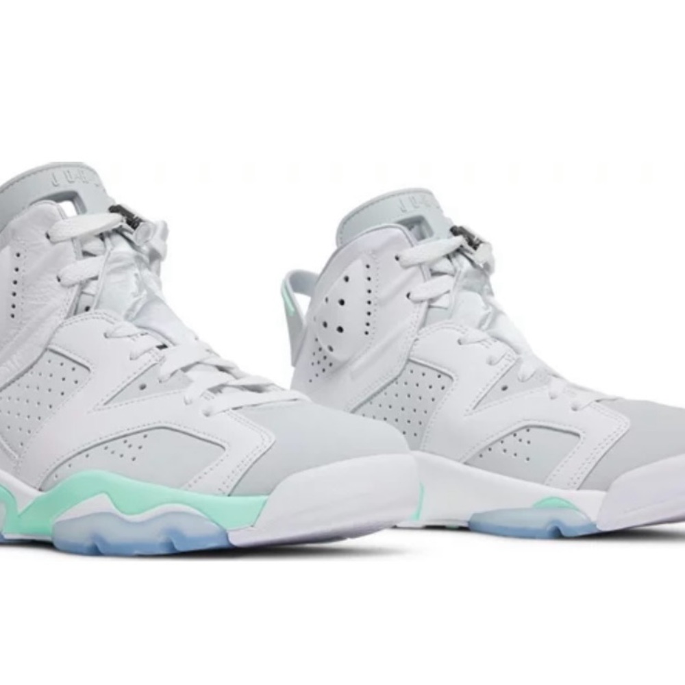2022
Women’s Air Jordan 6 Retro 'Mint Foam'
